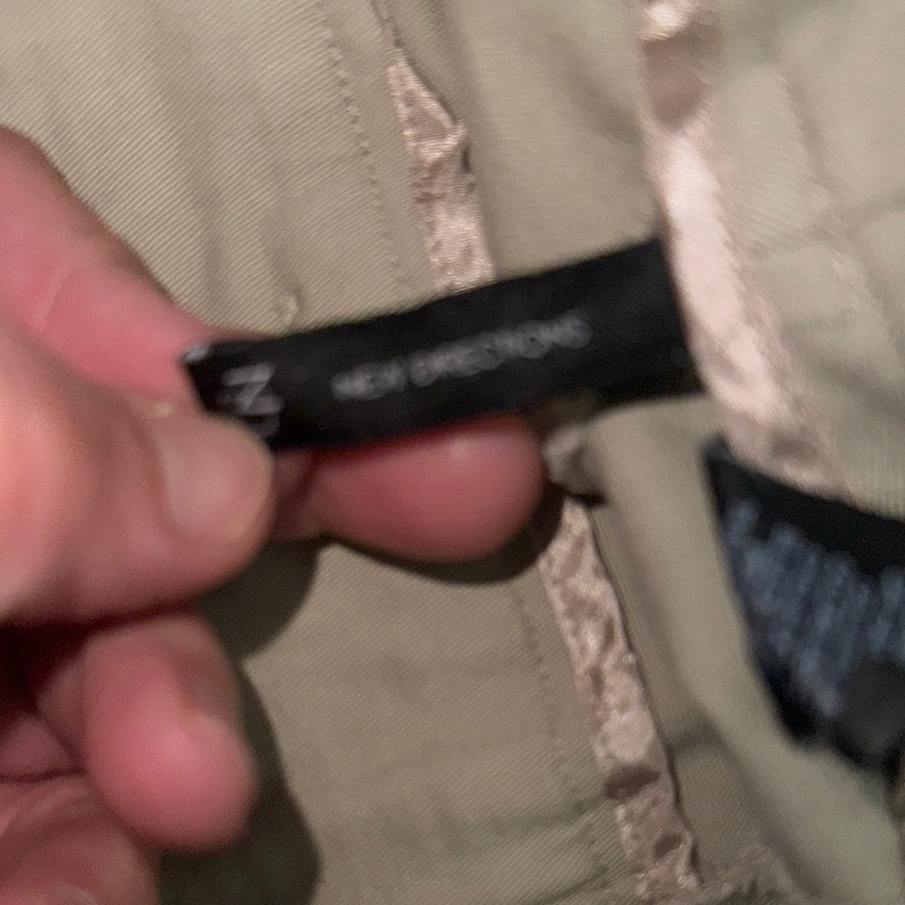 New Directions EUC Khaki Capris - Picture 3 of 9